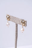 Sun-shell stud huggies